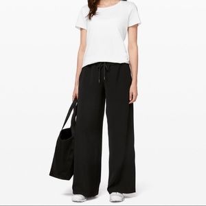 Lululemon On The Fly Woven Wide Leg Pants Size 10